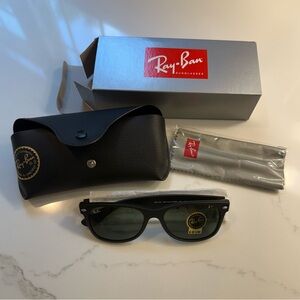 RayBan New Wayfarer sunglasses NEW IN BOX